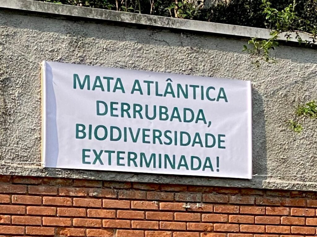 Mobilização Comunitária com Faixas em Defesa do Jardim Marajoara